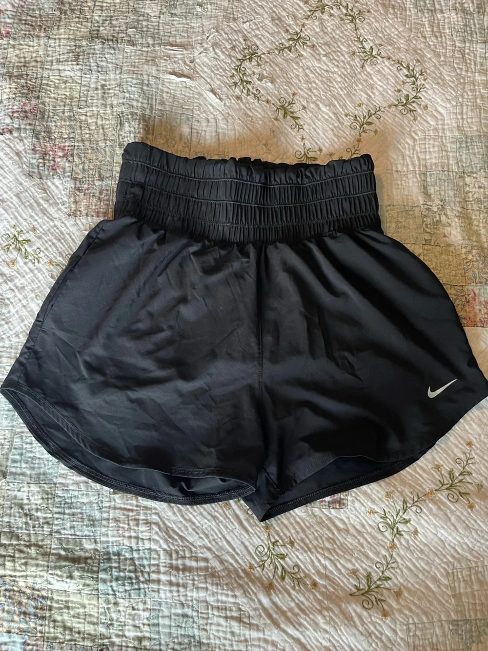 Nike Black Women's High Waist Athletic Shorts with Swoosh Small